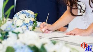 Выйдя из ЗАГСа, обманутый СУПРУГ увидел, как его ЖЕНА повисла на чужом мужике…