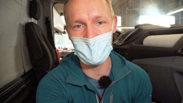 16 ‖ Einzelbeifahrersitz und Notfalltür in Ford Transit einbauen - DIY Campervan Selbstausbau смотреть онлайн