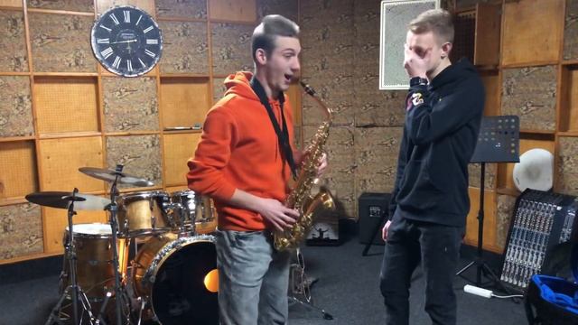 Как научиться играть на саксофоне за 10 минут смотреть онлайн