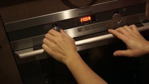 Запеченная курица в духовке с майонезом и чесноком. Очень простой рецепт!