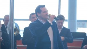 Леонид Бахталин - "Севастопольский вальс". Флешмоб. Аэропорт Домодедово.