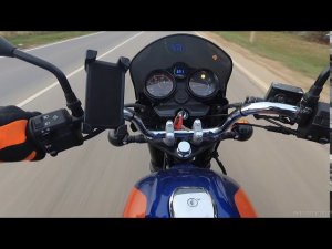 Просто поездка на мотоцикле Bajaj Boxer 150 x