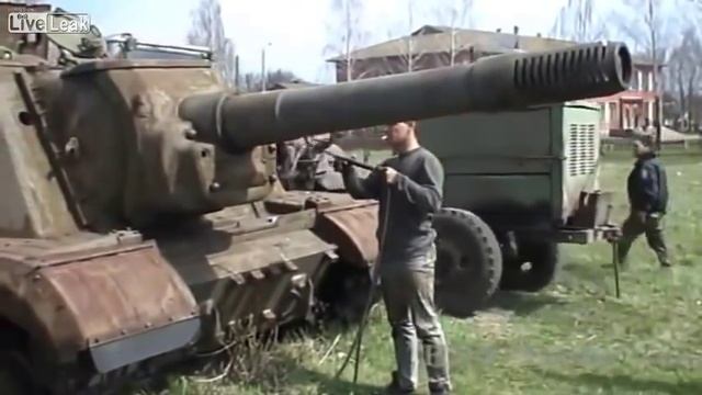 Start up ISU-152 heavy tank destroyer after 65 years
