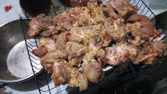 Рёбра на углях. Фирменный рецепт. смотреть онлайн