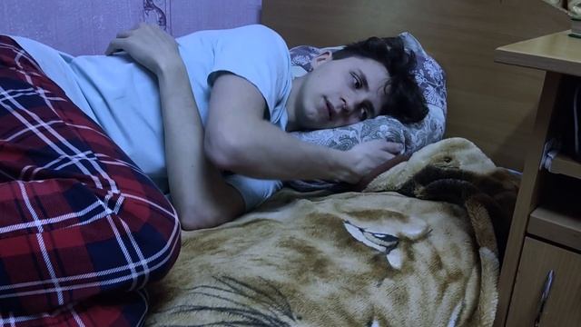 КАК УСНУТЬ И НАУЧИТЬСЯ ВЫСЫПАТЬСЯ? 10 важных фактов из СОМНОЛОГИИ смотреть онлайн