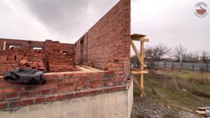Обзор дома и проделанной работы из Б/У кирпича на очереди фасад из переженого кирпича-белый шов