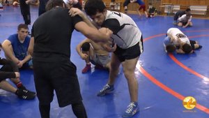 Мавлет Батыров///проход в одну ногу