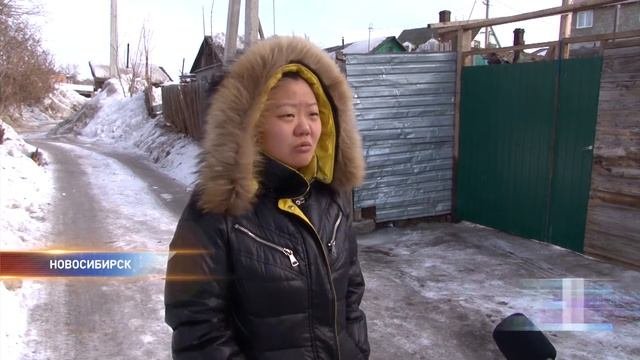 В Новосибирске машинам экстренных служб мешают сугробы
