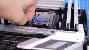 Asus ROG STRIX Z790-A GAMING WIFI D4 unboxing and feature review