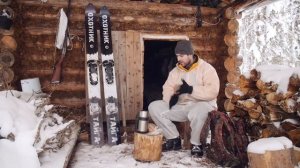 Одиночный поход в лес . Лесная изба . Тайга зимой. (лес, изба, красота)