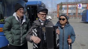 18.05.2023.Сургут24.Новости.Сургутяне в четвертый раз с начала года проехали на Читающем автобусе