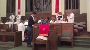 81 Помолвка геев в церкви методистов