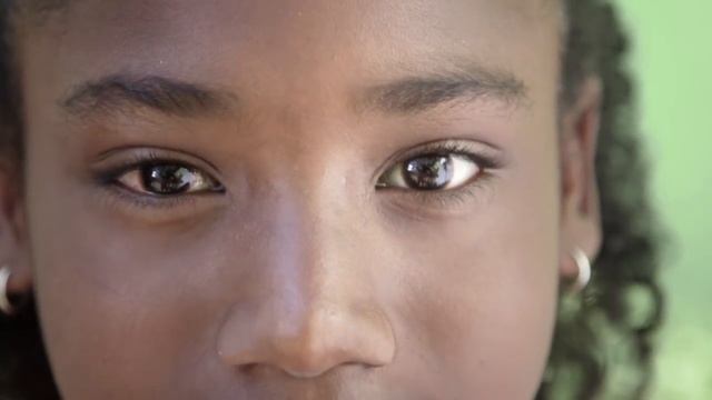 Никто не будет тобой лучше, чем ты сам | Лиза Никольс смотреть онлайн