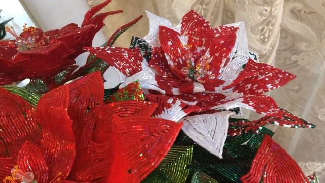 Пуансеттия из бисера смотреть онлайн