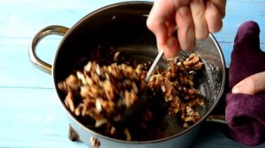 Орехи в сахаре. Десерт к чаю за 10 минут.