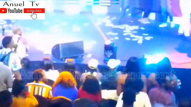 MOMENT CELEBRITY'S PUT ON THEIR DANCING STEP |REMOTE OUT OF CONTROL| #mrmacaroni #officerwoos #even смотреть онлайн