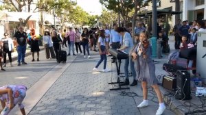 Amazing Piano and Violin performance - Mom and daughter - River Flows in You - Yiruma