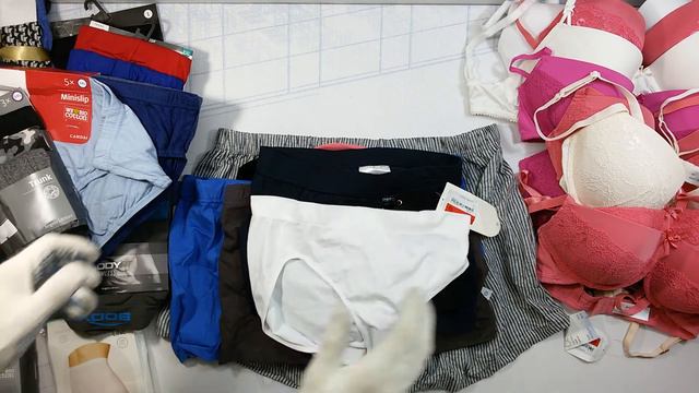 4633 Нижнее белье C&A сток 4 пак, 5.8 кг, 92 шт, 22.95 €/кг смотреть онлайн