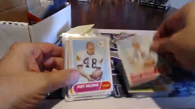 Estate Sale find!! 1968-69 Topps Football Cards!! Live Auction Every Sunday 3:00 est смотреть онлайн