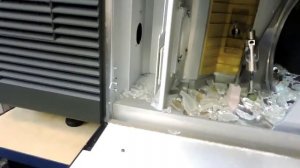 Взрыв лампы в цифровом кинопроекторе Christie