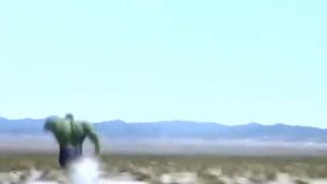 hulk 2003 ( eric bana ) vs hulk 2008 ( Edward Norton ) inspired in ( fight and round )