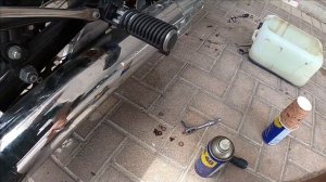 Замена масла и обслуживание мотоцикла Royal Enfield Classic 500. Oil change of the Royal Enfield 50