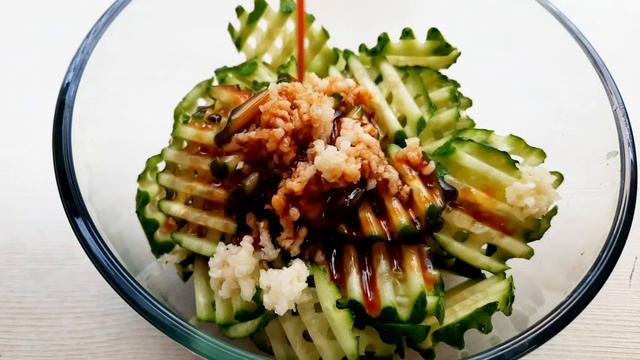 Простой рецепт закуски из огурцов. Очень быстро и вкусно. Салат битые огурцы