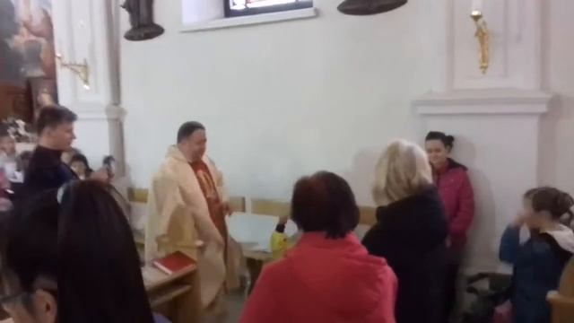 "Я маленькая овечка" в исп. о. Григория и детей смотреть онлайн