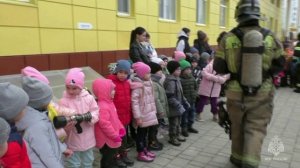Возможности пожарной спецтехники продемонстрировали дошколятам детского сада «Антошка»
