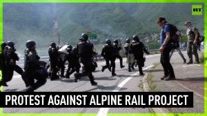 Clashes break out amid rally against high-speed Lyon-Turin train