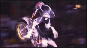 Мотофристайл. Крутые трюки на мотоциклах.