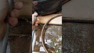 КАК УСТАНОВИТЬ ШТУЦЕР В БОЧКУ если она большая и в нее не влезть | ПРУД ПРУДИ