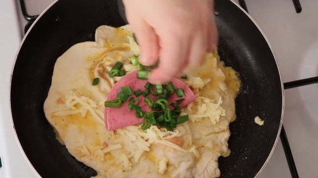 ?5 МИНУТ И  ТУРЕЦКИЙ ЗАВТРАК ГОТОВ/Kahvaltılık Az Malzemeli Yumurtalı Lavaş Gözleme