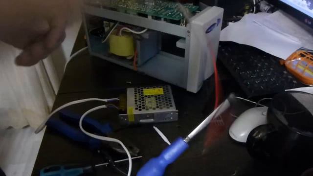 Как найти замыкание на плате без лабораторного блока питания смотреть онлайн