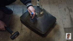 Как правильно и безопасно заполнить воздухом вакуум кинескопа.