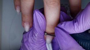 Укрепление гелем / простой дизайн ногтей