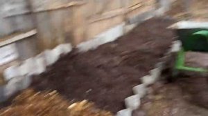 Методика применения куриного помёта для оборудования тёплых грядок для огурцов.