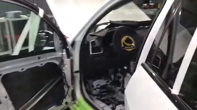 BMW X5 шумоизоляция салона материалами Комфортмат. Добавили акустического комфорта