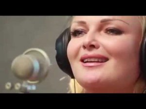 Бело синий город    Анна Масорина и Денис Бурганов