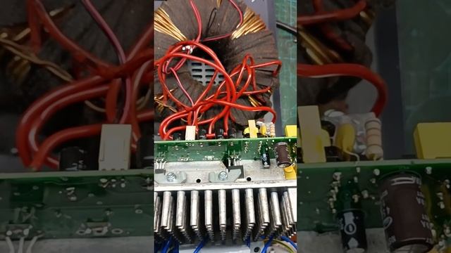 Ремонт стабилизатор Элекс Ампер 9-1/10 выбивает автомат.Недостатки схемы-экономия на деталях. смотреть онлайн