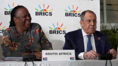 «Неоколониальные манеры»: Лавров осудил Запад на заседании БРИКС в ЮАР