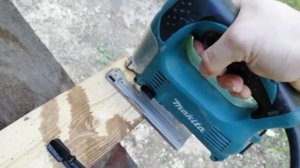 Испытание доской 50х100: Makita 4329 против Ryobi R18JS