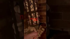 Первый пар с открытой каменки  чугунной банной печи в кирпичном обкладе #печнойдомlive #баня #печь