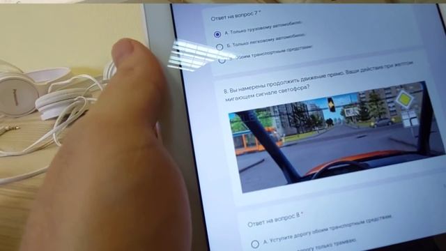 Устроился работать вахтой в Московском Такси.