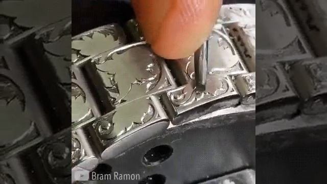 Ювелирное изделие режется штихелями