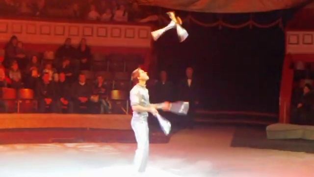 Соло-жонглер Александр Зайцев. смотреть онлайн