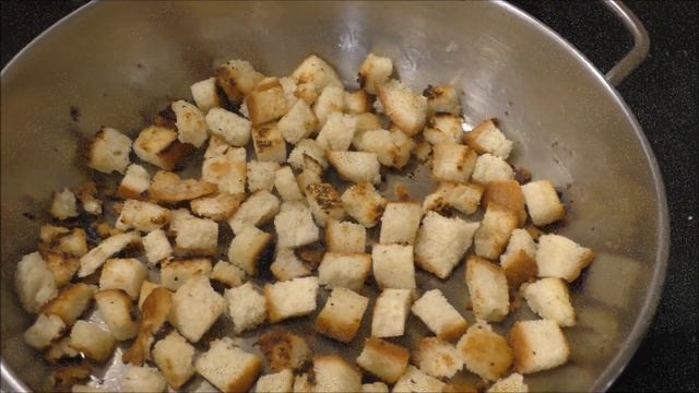 Такой салат готова есть хоть каждый день. Делюсь рецептом салата с гренками без майонеза смотреть онлайн