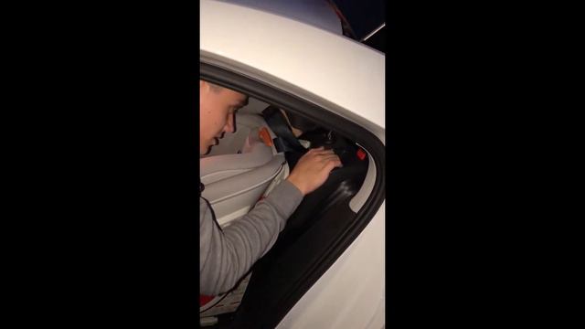 Как установить автокресло Chicco YOUniverse Fix/How to install a car seat Chicco YOUniverse Fix 123 смотреть онлайн