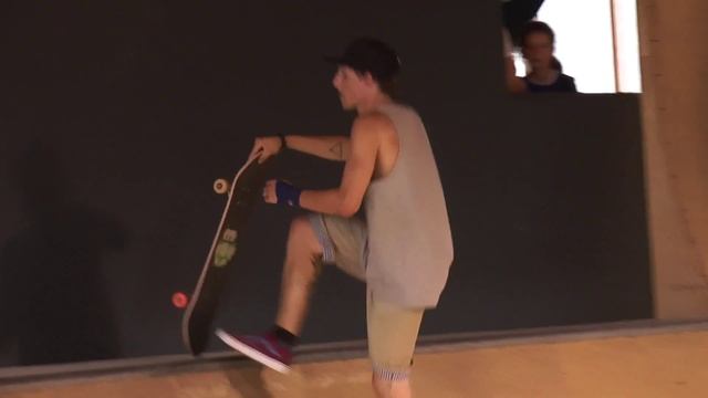 Skateboarding - Panasonic AG AC90 смотреть онлайн