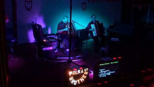 The Polka Brothers Band: Tiny Bubbles смотреть онлайн